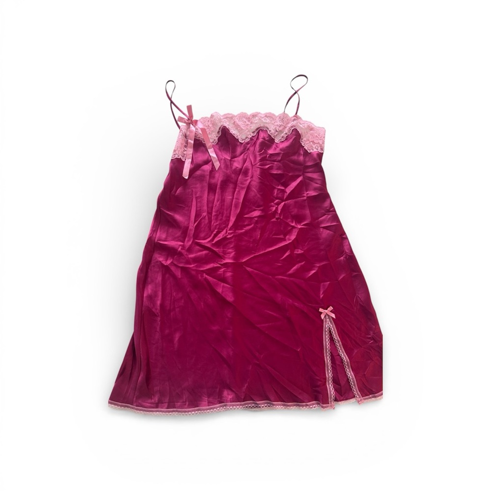 Elegant Pink Lace Trim Chemise
